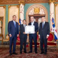 Presidente Abinader concede condecoración póstuma al periodista Orlando Martínez Howley en la Orden del Mérito Duarte, Sánchez y Mella