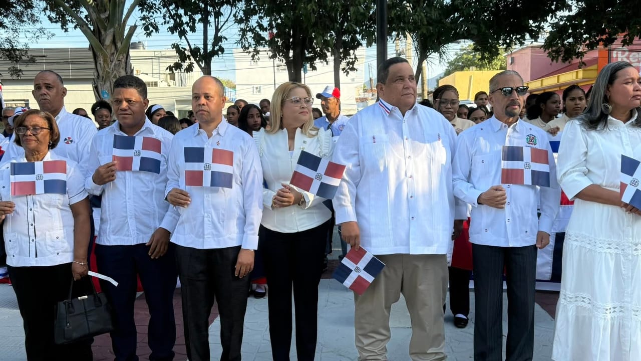 Autoridades educativas encabezan actos conmemorativos por la Batalla del 19 de Marzo en Azua