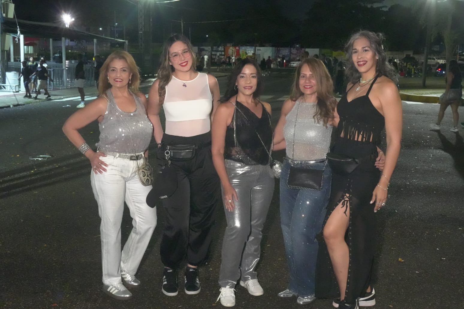 Fanáticos derrochan brillo, transparencia y mucha actitud en concierto de David Guetta