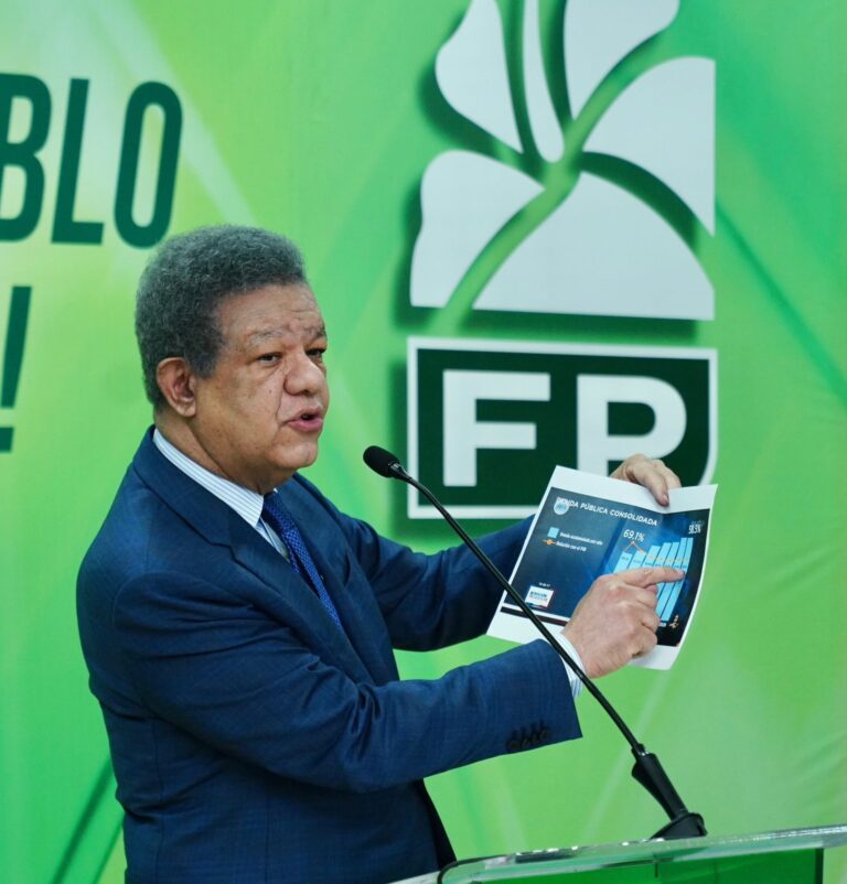Leonel Fernández critica respuesta del Gobierno ante alza del petróleo y advierte que la población “no aguanta más presión económica”