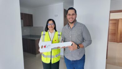 Alofoke Media Group entrega apartamento a Juan Carlos Pichardo, ganador del quinto lugar de La Casa de Alofoke 2