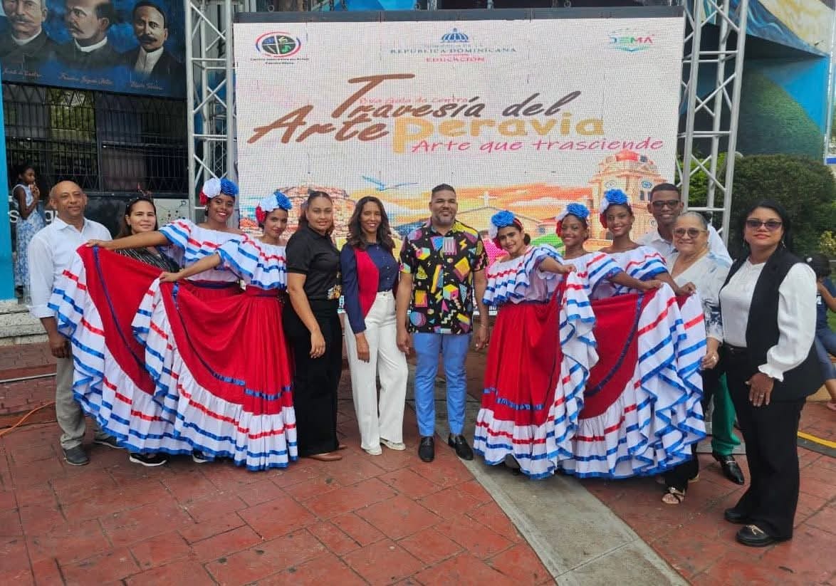 Baní acoge 8va Gala de Arte del Distrito Educativo 03-04