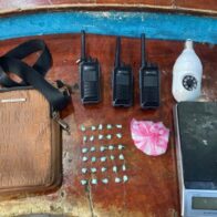 Policía Nacional ocupa drogas cámaras, balanza y radios de comunicaciones durante intervención en La Vega