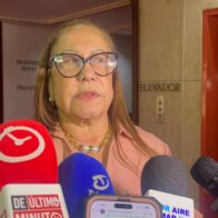 Rosa Santos cuestiona caminata contra exploración minera en Santiago y pide “reflexionar” por costo del combustible