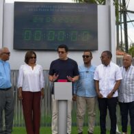 Collado inicia reconstrucción del parque central de Monte Plata y “le pone el reloj” al contratista