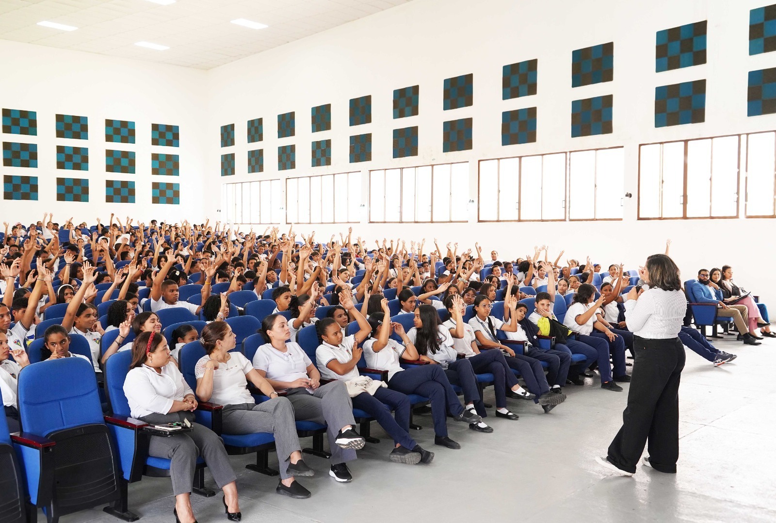 CAID sensibiliza estudiantes sobre discapacidad y prevención del acoso escolar 