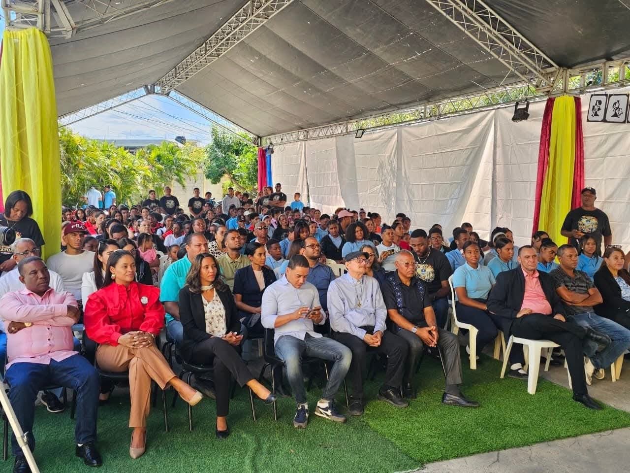 Distrito Educativo 03-01 de Azua celebra gala artística estudiantil