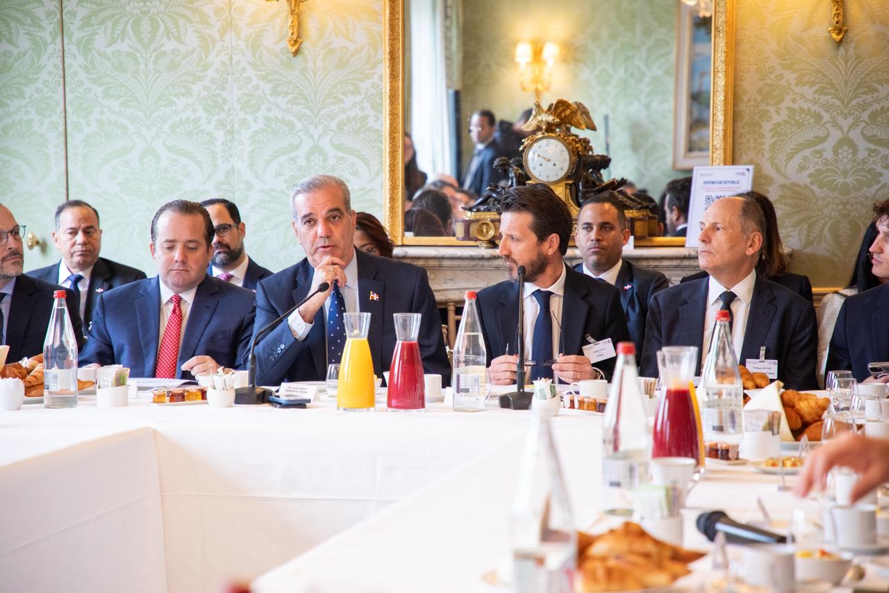 Presidente Abinader se reúne con empresarios franceses que reconocen a RD como su principal destino de inversión en el Caribe