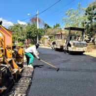 Inician asfaltado en Sajanoa tras más de 20 años de reclamos comunitarios