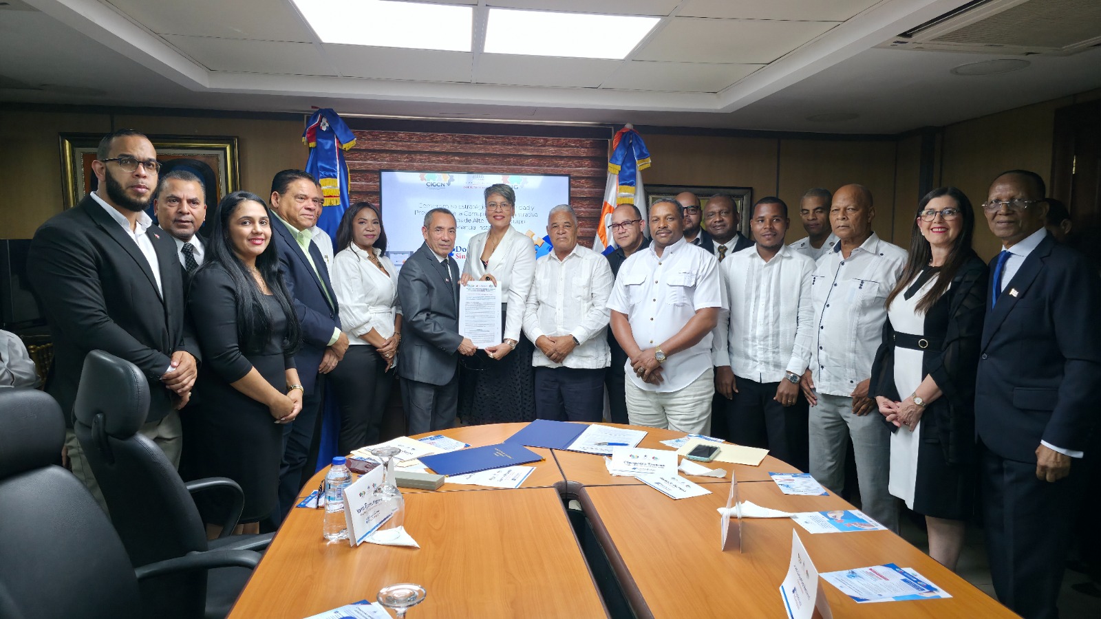 INAVI suscribe compromiso de integridad para reforzar controles y prevenir la corrupción