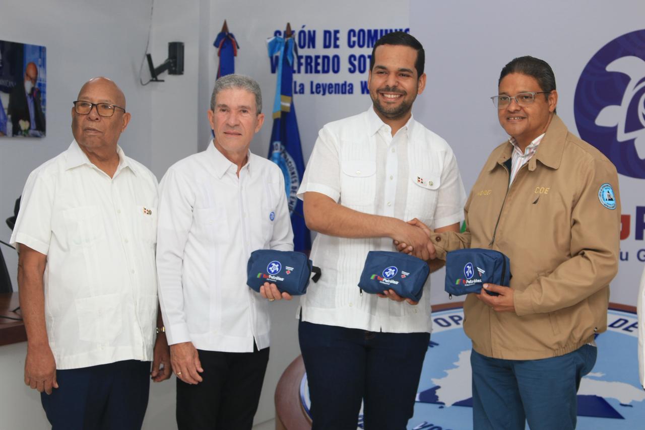Eco Petróleo entrega botiquines de emergencia al COE y Defensa Civil