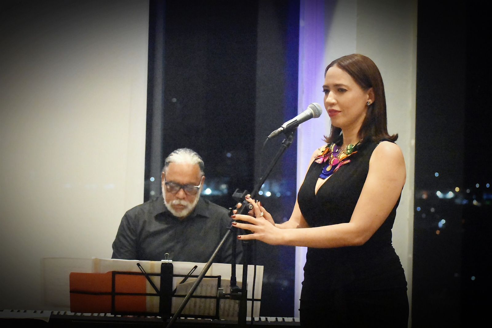 Sabrina Estepan triunfa con su viaje musical en 5 idiomas