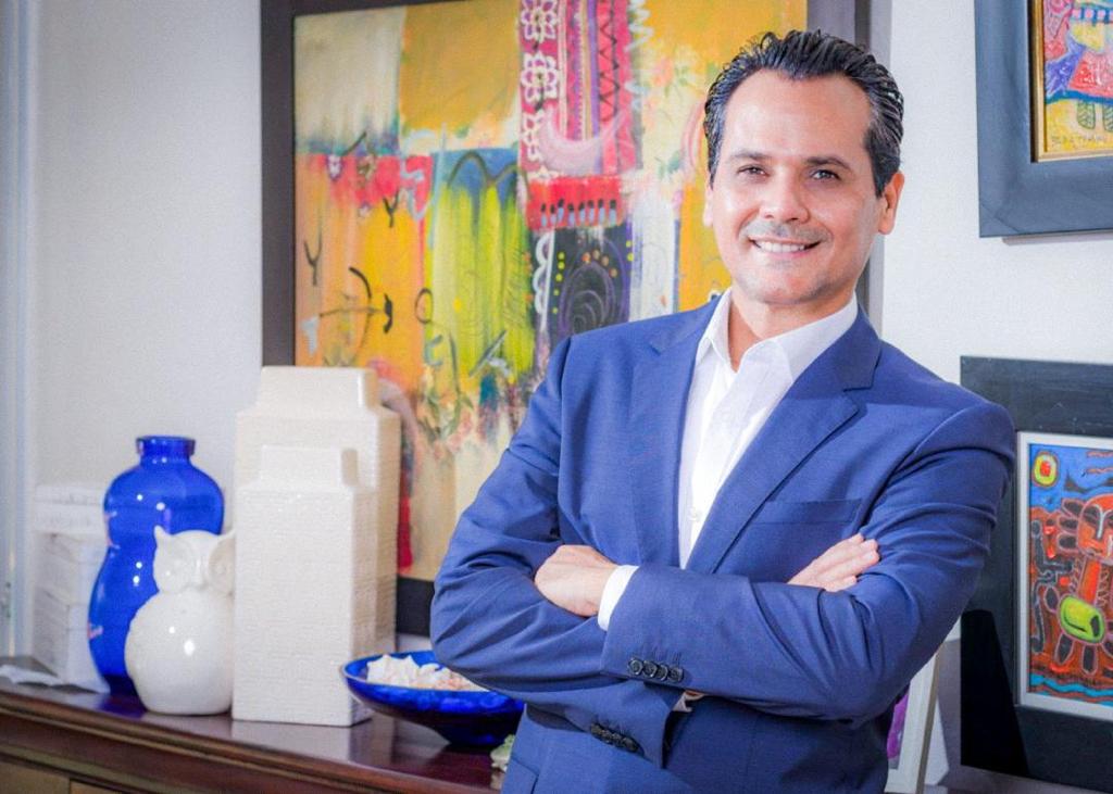 Dr. Iván Silva denuncia esquema de impuestos aeroportuarios que encarecen boletos aéreos en RD