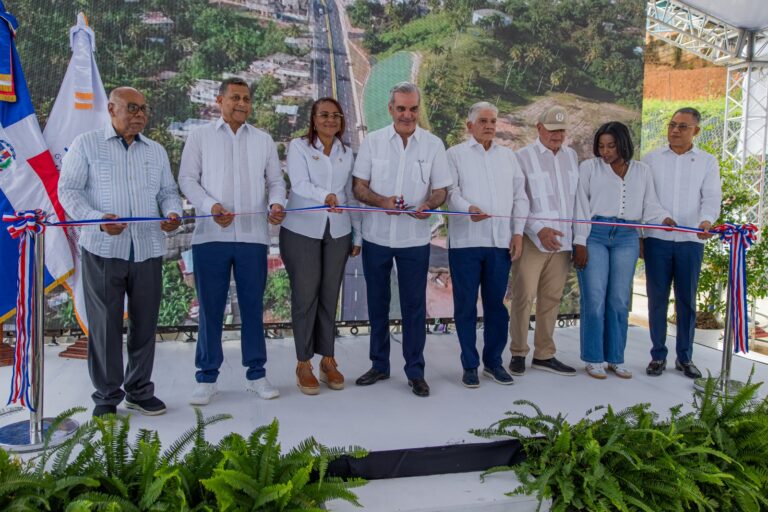 Samaná fortalece su desarrollo con inauguración de nueva entrada vial