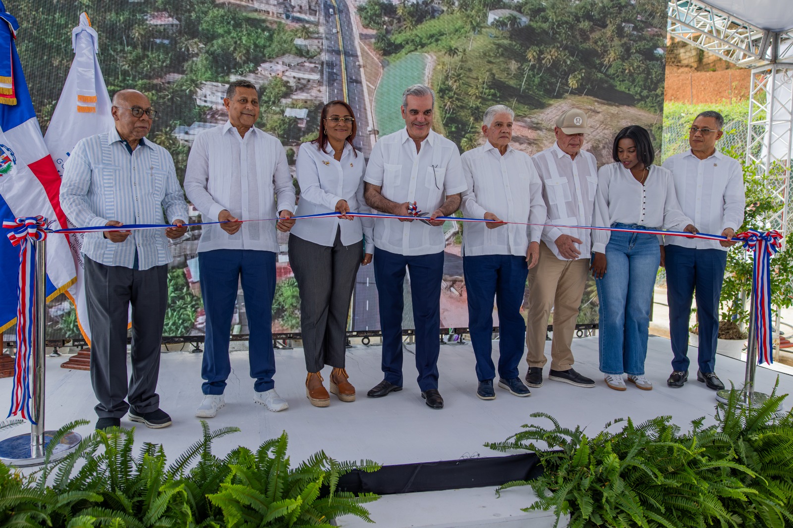 Samaná fortalece su desarrollo con inauguración de nueva entrada vial