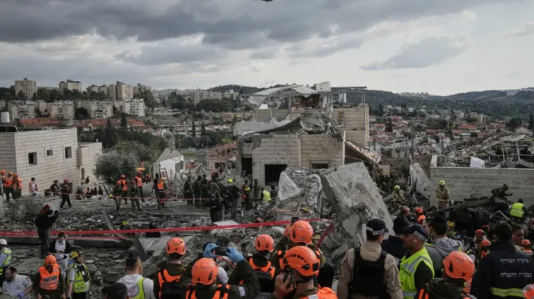 Ya son ocho los muertos tras caer un misil iraní cerca de Jerusalén