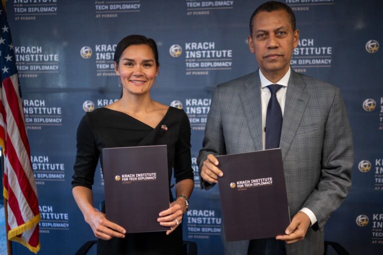 Indotel firma acuerdo con el Krach Institute de Purdue para fortalecer diplomacia tecnológica de RD