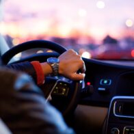 Conductores denuncian largas filas y desorganización en centros de renovación de licencias