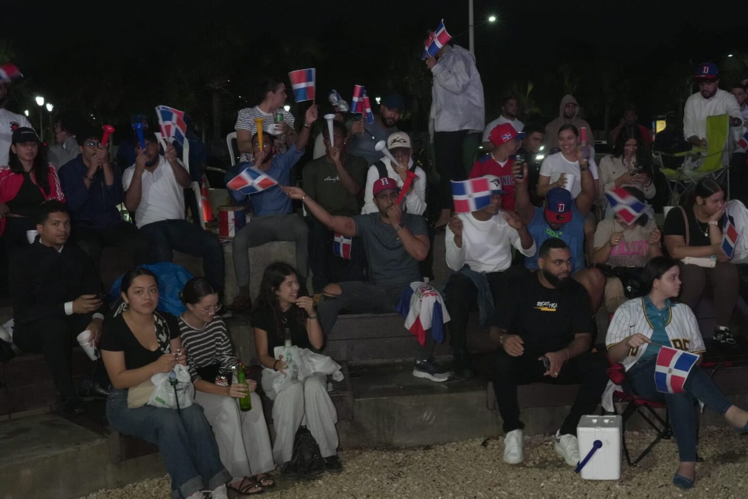 Malecón de Santo Domingo estalla en euforia tras jonrón de Juan Soto