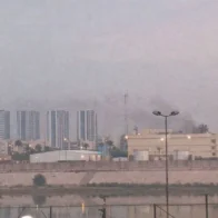 La embajada estadounidense en Bagdad recibe el impacto de un dron que provocó un incendio