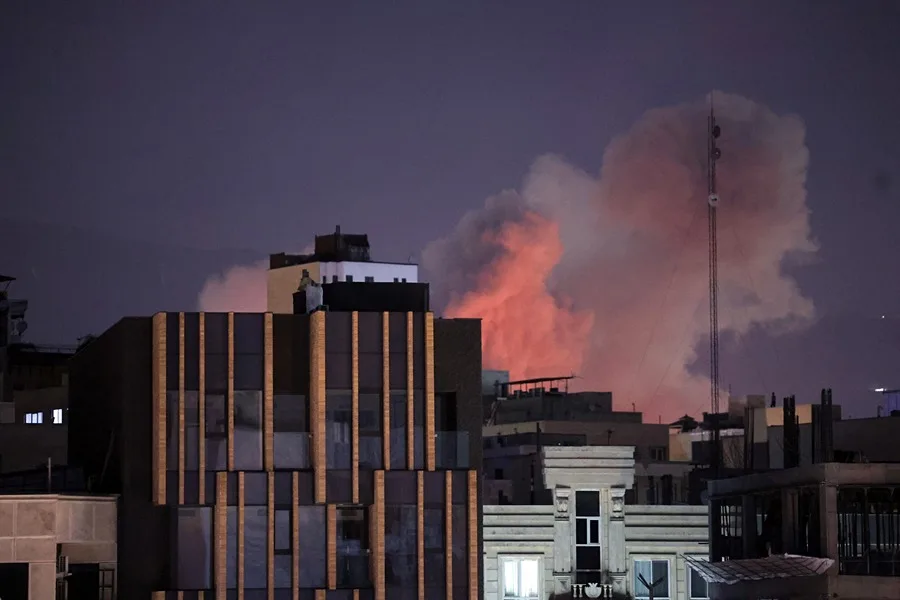 EE.UU. asegura haber destruido 17 barcos y 100 misiles balísticos de Irán