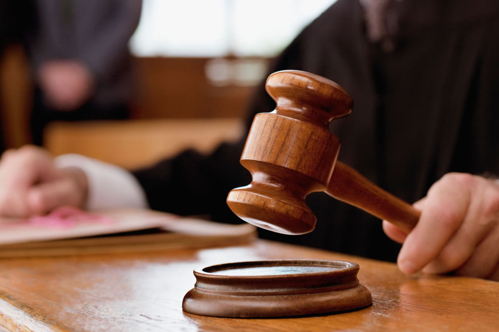 Aplazan medida de coerción contra "falsa abogada" y supuesta estafadora en SDO