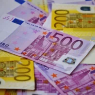 El euro cae por debajo de los 1,16 dólares por aversión al riesgo ante la guerra en Irán