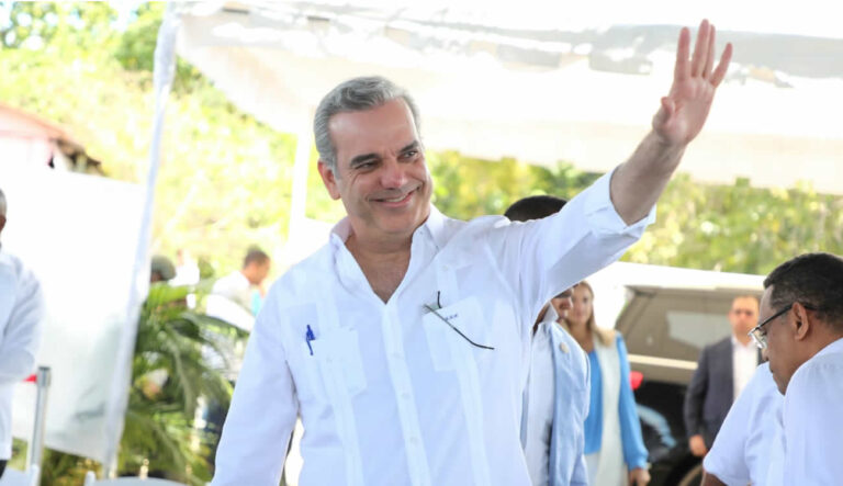 Abinader se posiciona entre los presidentes mejor valorados de América Latina, según ranking de abril 2026
