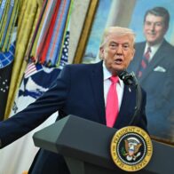 Trump: Irán quiere pactar pero lo niega por miedo a "ser asesinados por su propia gente"