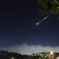 Irán lanza una nueva ola de ataques aéreos contra Tel Aviv y otros territorios