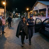Mujer es detenida por la Policía Nacional tras circular sin ropa por calles de Jarabacoa