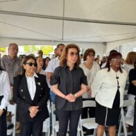 Entre la conmemoración y el luto: Melba Segura de Grullón asiste por primera vez a misa en Jet Set