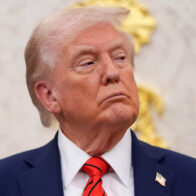 Trump dice que la OTAN debería "avergonzarse" y vuelve a insinuar que podría abandonarla