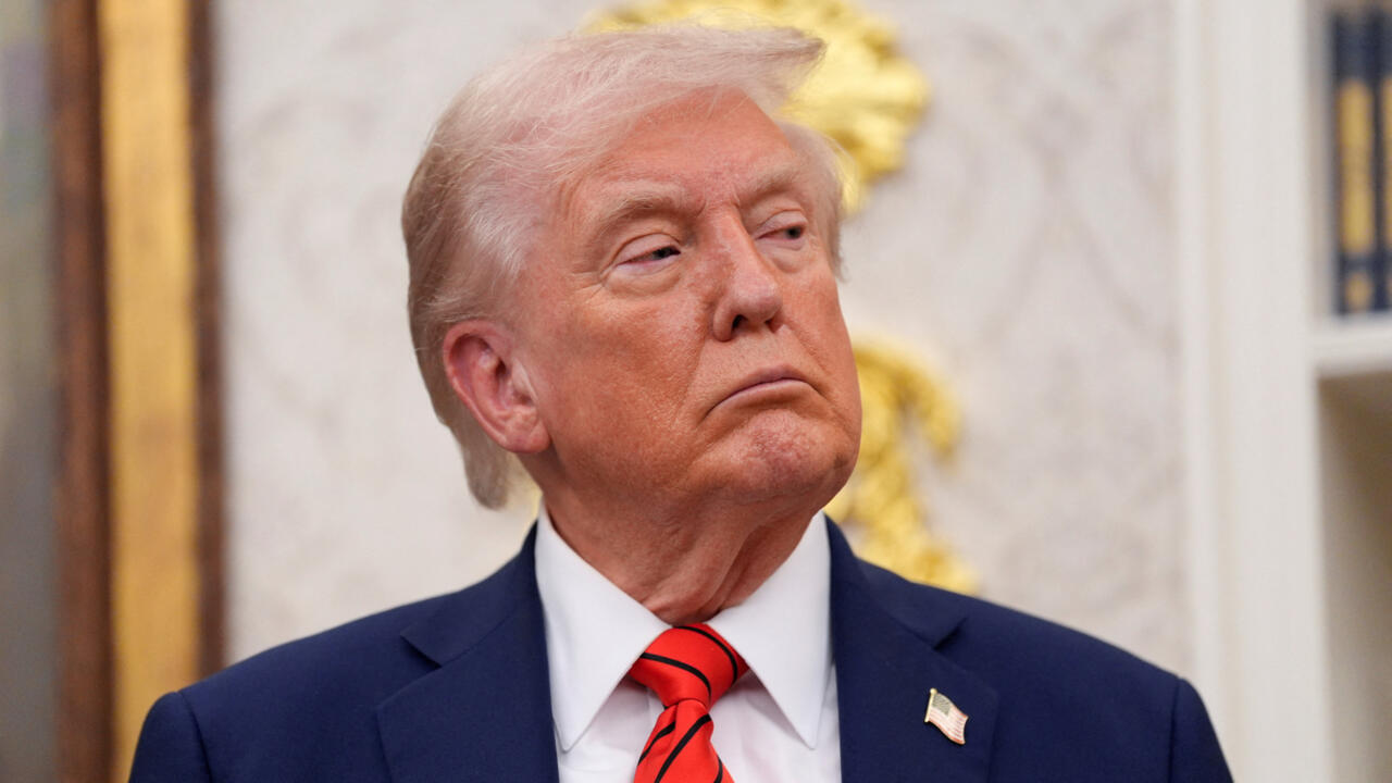 Trump dice que la OTAN debería "avergonzarse" y vuelve a insinuar que podría abandonarla