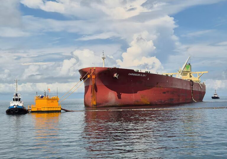 Presidente de Panamá alerta sobre riesgos económicos globales por detención de buques en puertos de China