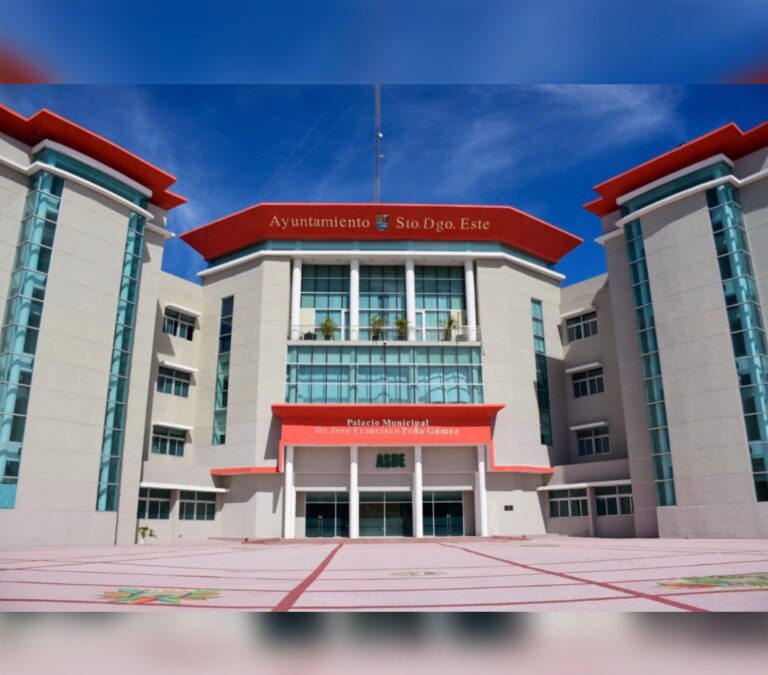 Ayuntamiento de Santo Domingo Este continúa entrega de prestaciones laborales a exempleados