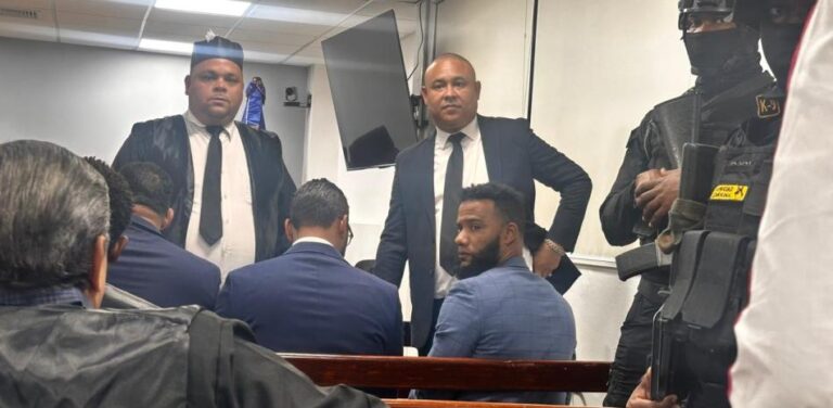 Conocerán medida de coerción contra fiscal acusado de recibir soborno en caso SeNaSa