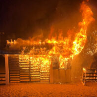 Investigan incendio de caseta en la entrada de Las Dunas de Baní; sospechan acción criminal