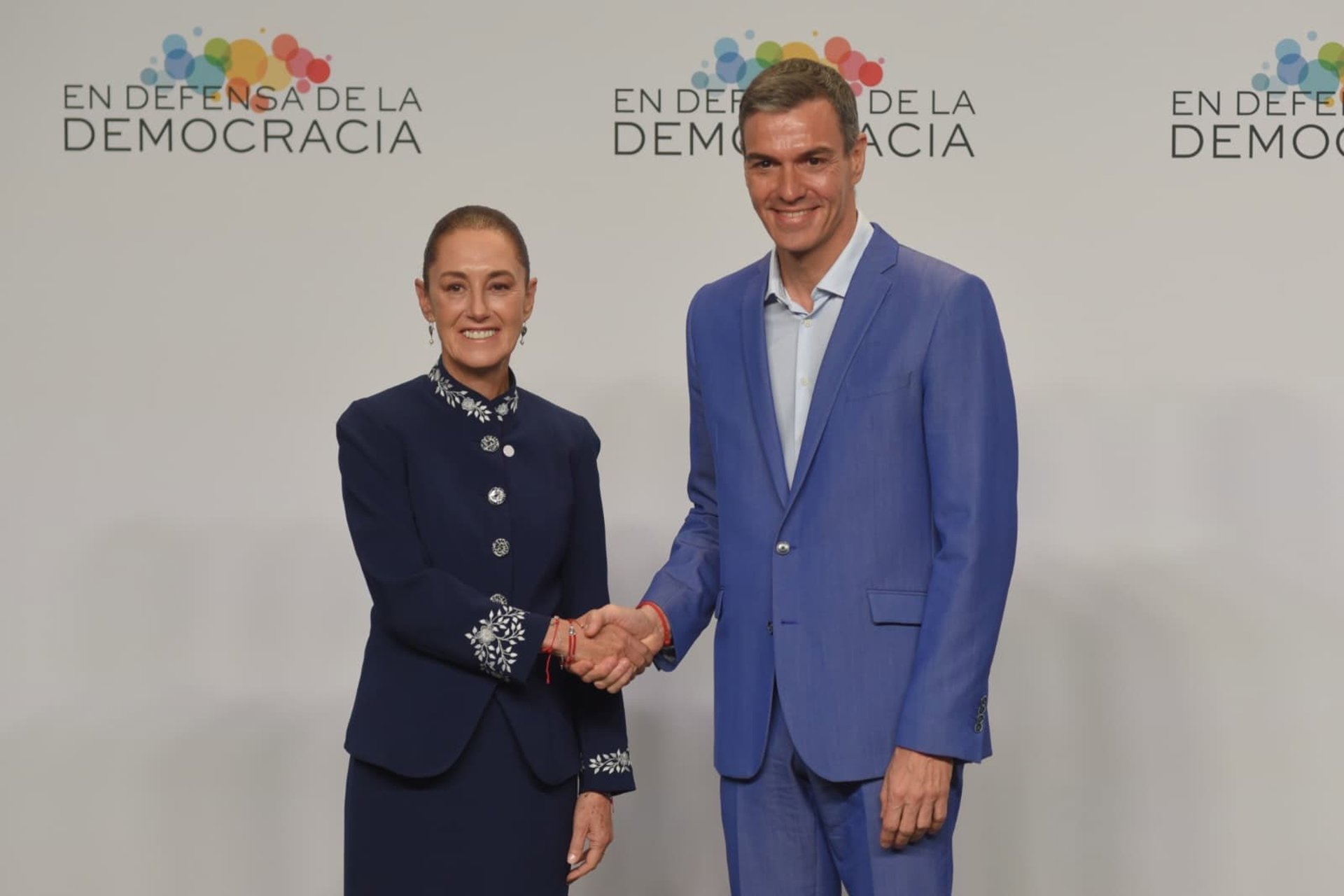 Canciller español pide prudencia con Ormuz y dice que las negociaciones requerirán tiempo