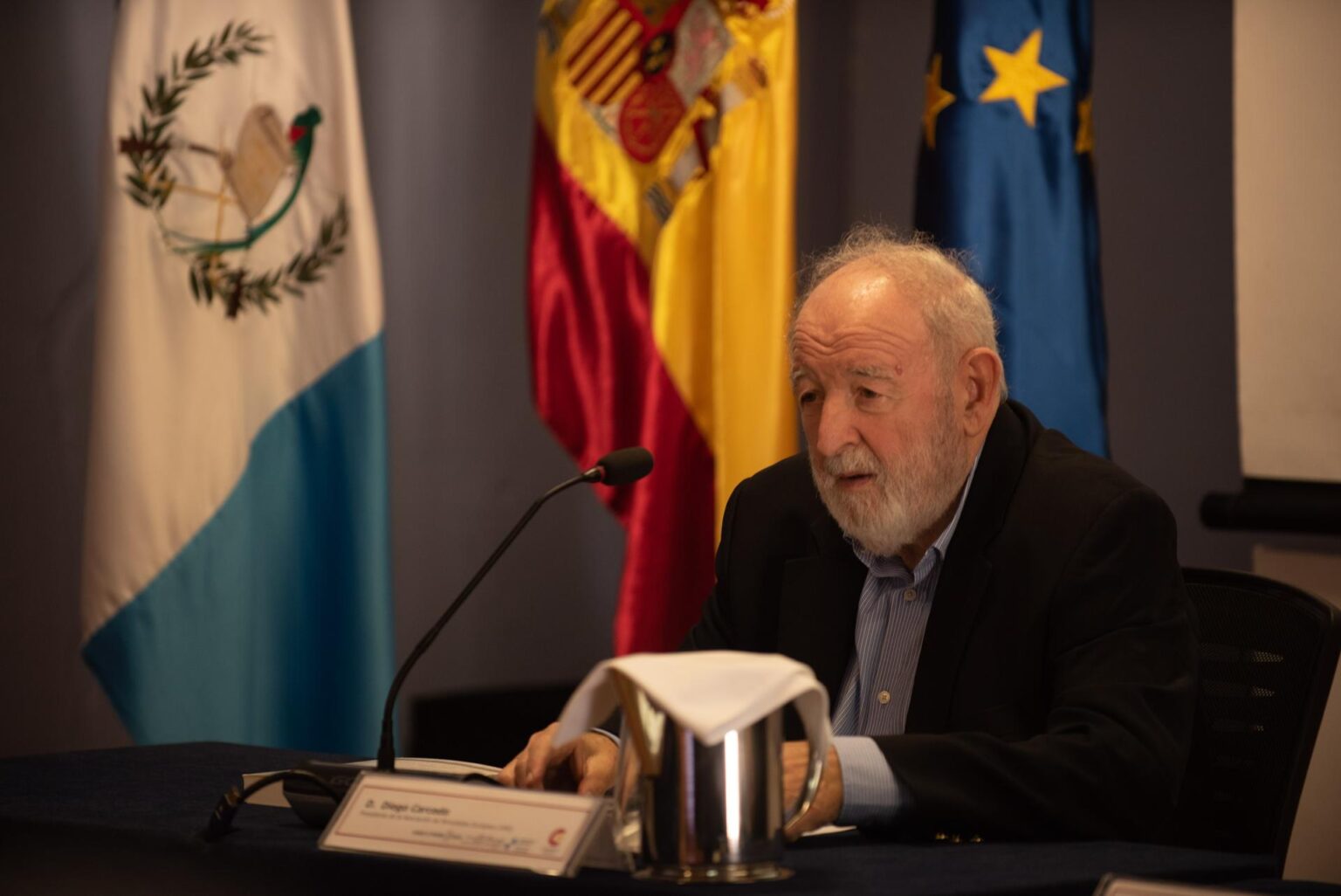 Muere en Madrid a los 86 años el periodista español Diego Carcedo