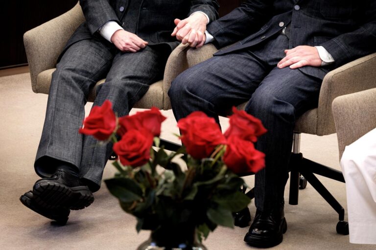 Países Bajos celebra 25 años del primer matrimonio gay ante retroceso en su aceptación