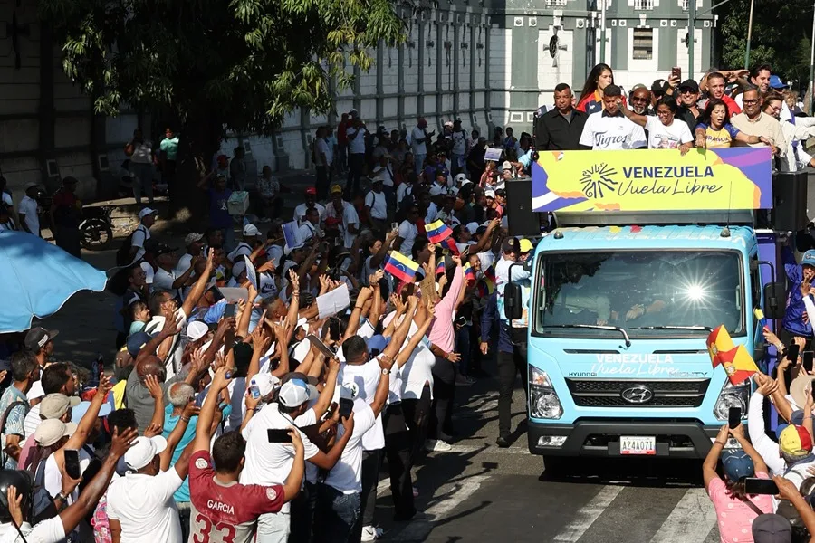 Delcy Rodríguez encabeza una caravana en el cierre de la peregrinación contra las sanciones
