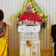 El papa pide que las instituciones sean instrumentos para el bien común en misa en Camerún