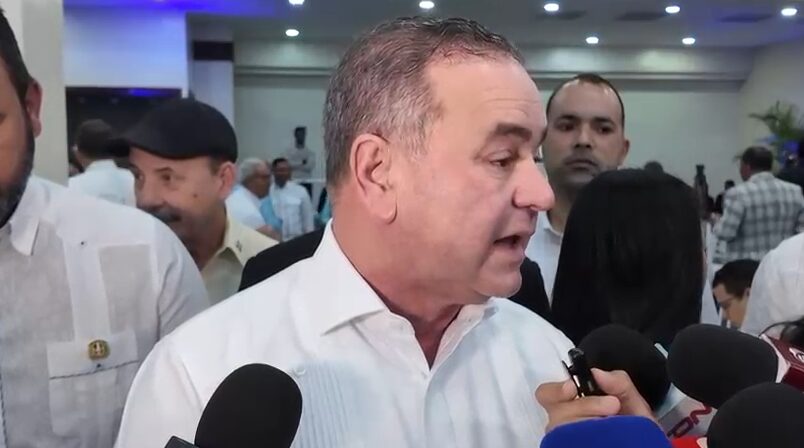 Ministro de Agricultura niega escasez de alimentos; dice precio de la canasta familiar está estable