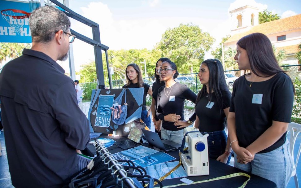 Puntacana International School celebró la Cuarta Edición de su Feria de Emprendimiento