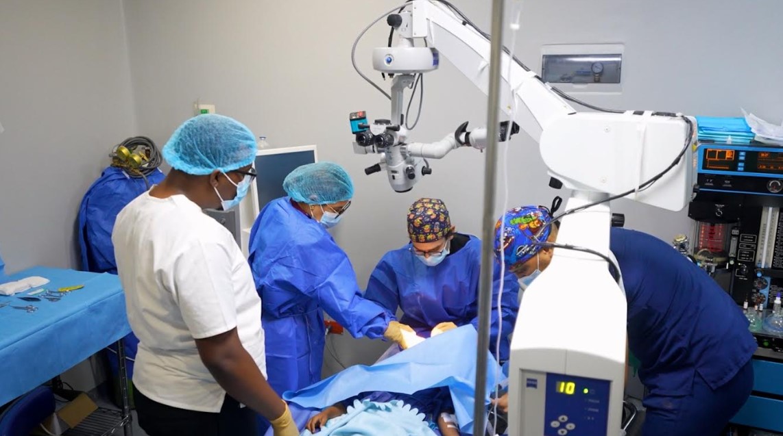 El Inabie transformará la vida de 9 estudiantes con cirugías oculares especializadas