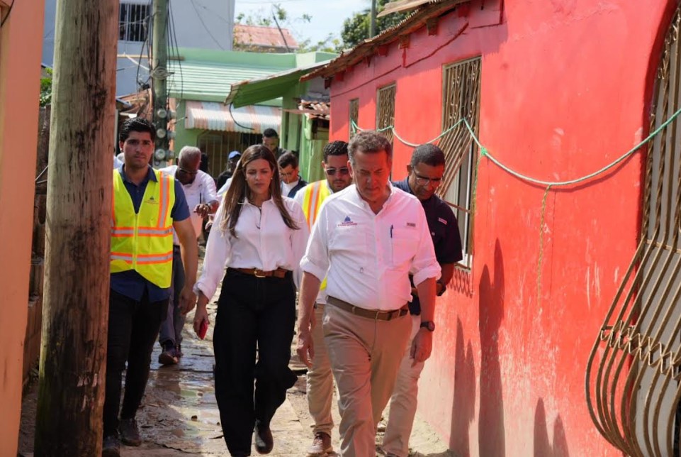 Ito Bisonó coordina en terreno inicio de proyecto habitacional en Montellano tras disposición de Abinader
