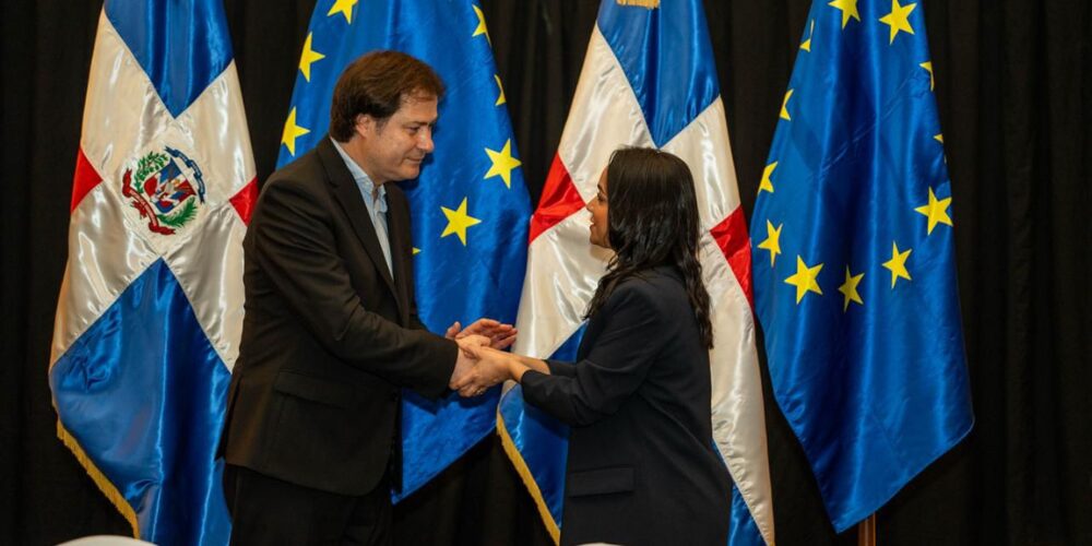Interior y Policía impulsa cooperación internacional en políticas de drogas durante reunión de COPOLAD III