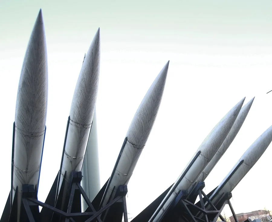 Corea del Norte reconoce varias pruebas de misiles, incluida una con bombas de racimo