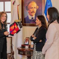 Embajadora de EE. UU. y Carolina Mejía refuerzan cooperación en reunión en la Ciudad Colonial